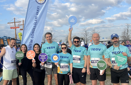21. İstanbul Yarı Maratonu’nda Adımlar Nitelikli Eğitime Dönüştü içerik görseli.