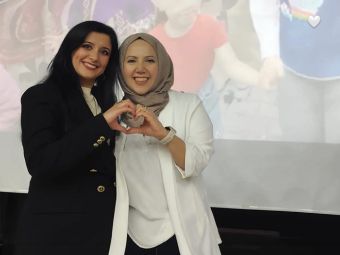 Bir Çocuğun Hayatına Dokunan Eller